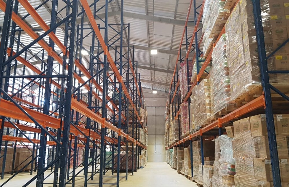 Em Gaspar a Tubomar, entrega a nova estrutura de Porta Pallets da Plasvale. Amplo galpão, onde a necessidade da empresa era a máxima otimização do espaço, visando a verticalização, com foco no estoque.